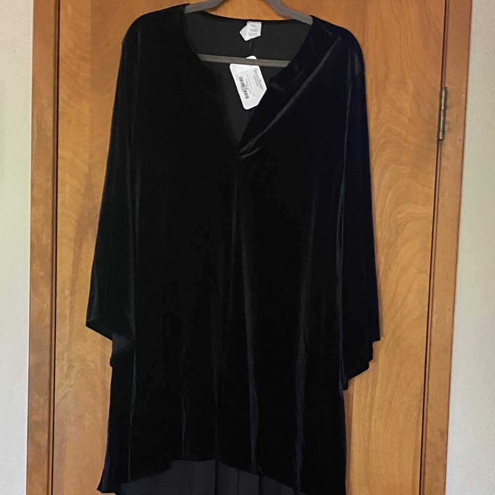 Black Velvet V-Neck Tunic Top - Women's Elegant Evening Layer